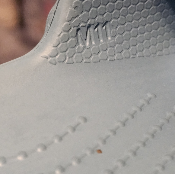 Salehe Bembury slides - Picture 6 of 6